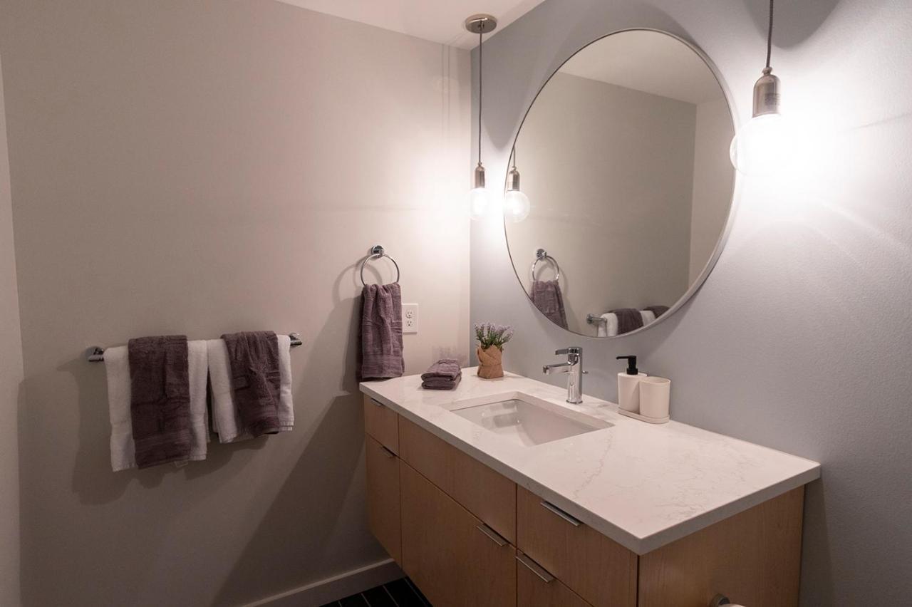 Spacious 2 Bed 2 Bath Downtown Otr Condo Minutes Walk To The Reds Bengals Stadium & More! 신시내티 외부 사진
