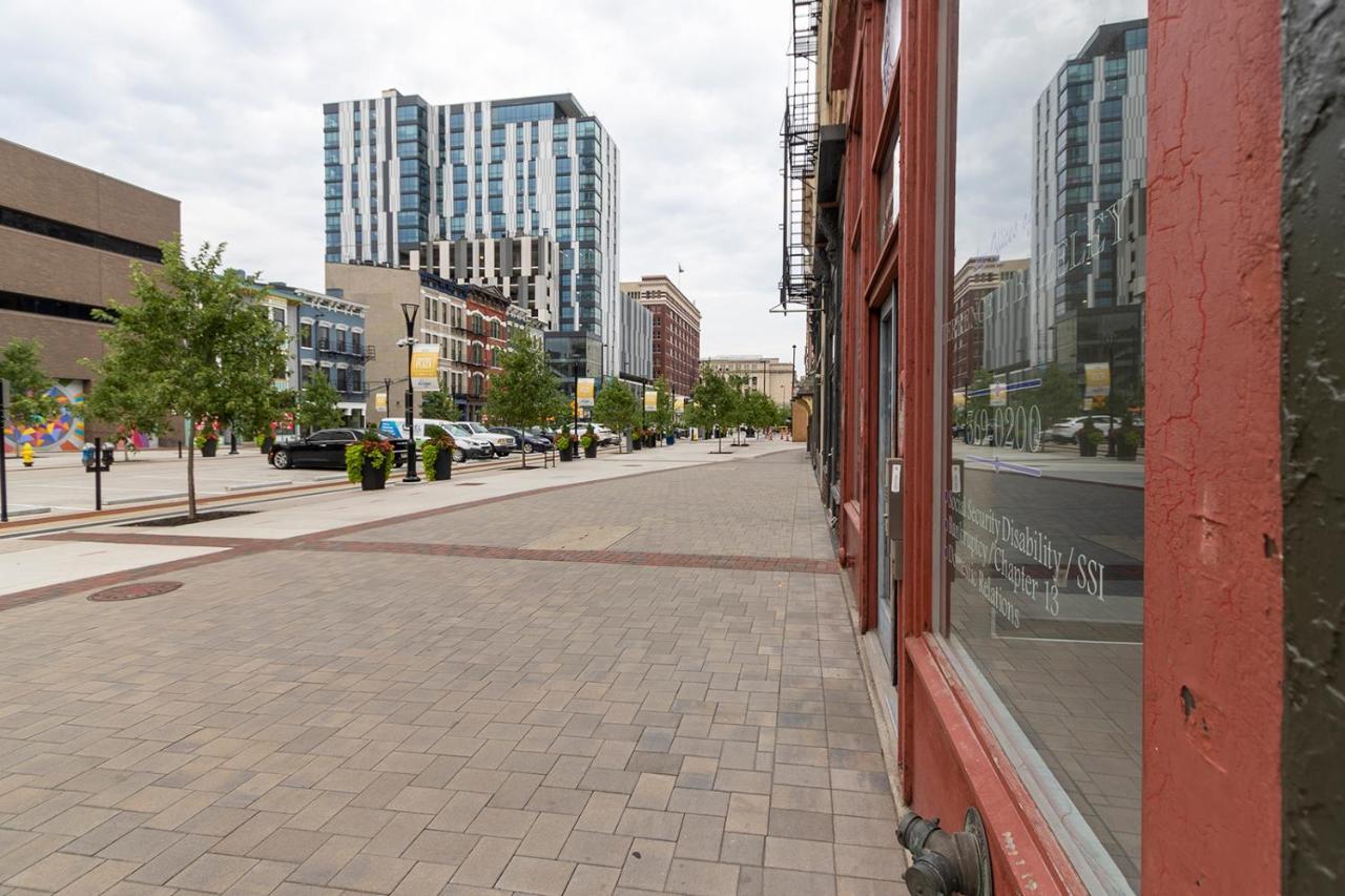 Spacious 2 Bed 2 Bath Downtown Otr Condo Minutes Walk To The Reds Bengals Stadium & More! 신시내티 외부 사진