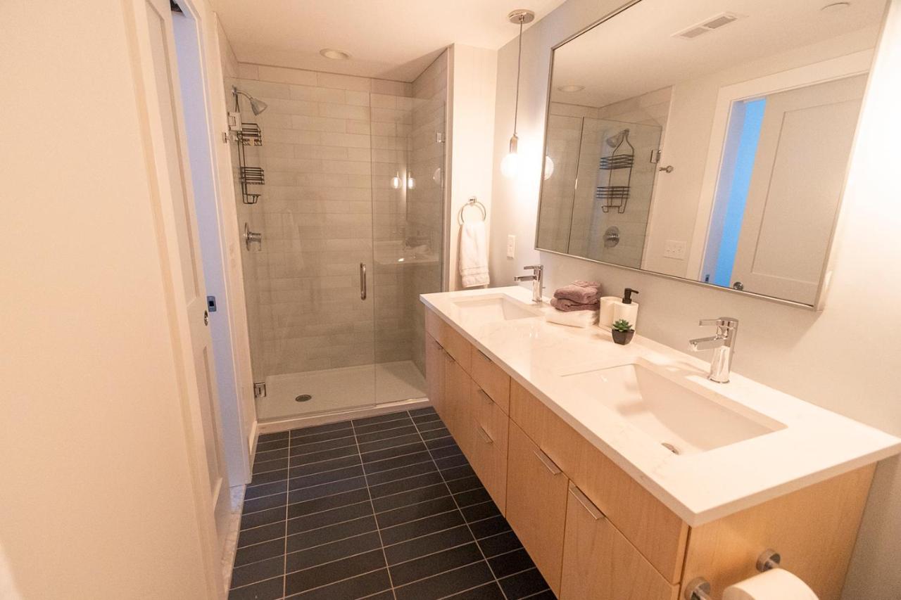 Spacious 2 Bed 2 Bath Downtown Otr Condo Minutes Walk To The Reds Bengals Stadium & More! 신시내티 외부 사진